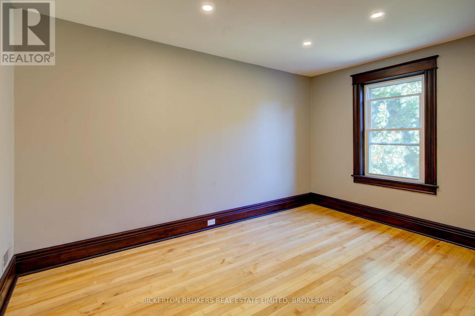 153 Main Street, Leeds And The Thousand Islands, ON - Indoor Photo Showing Other Room