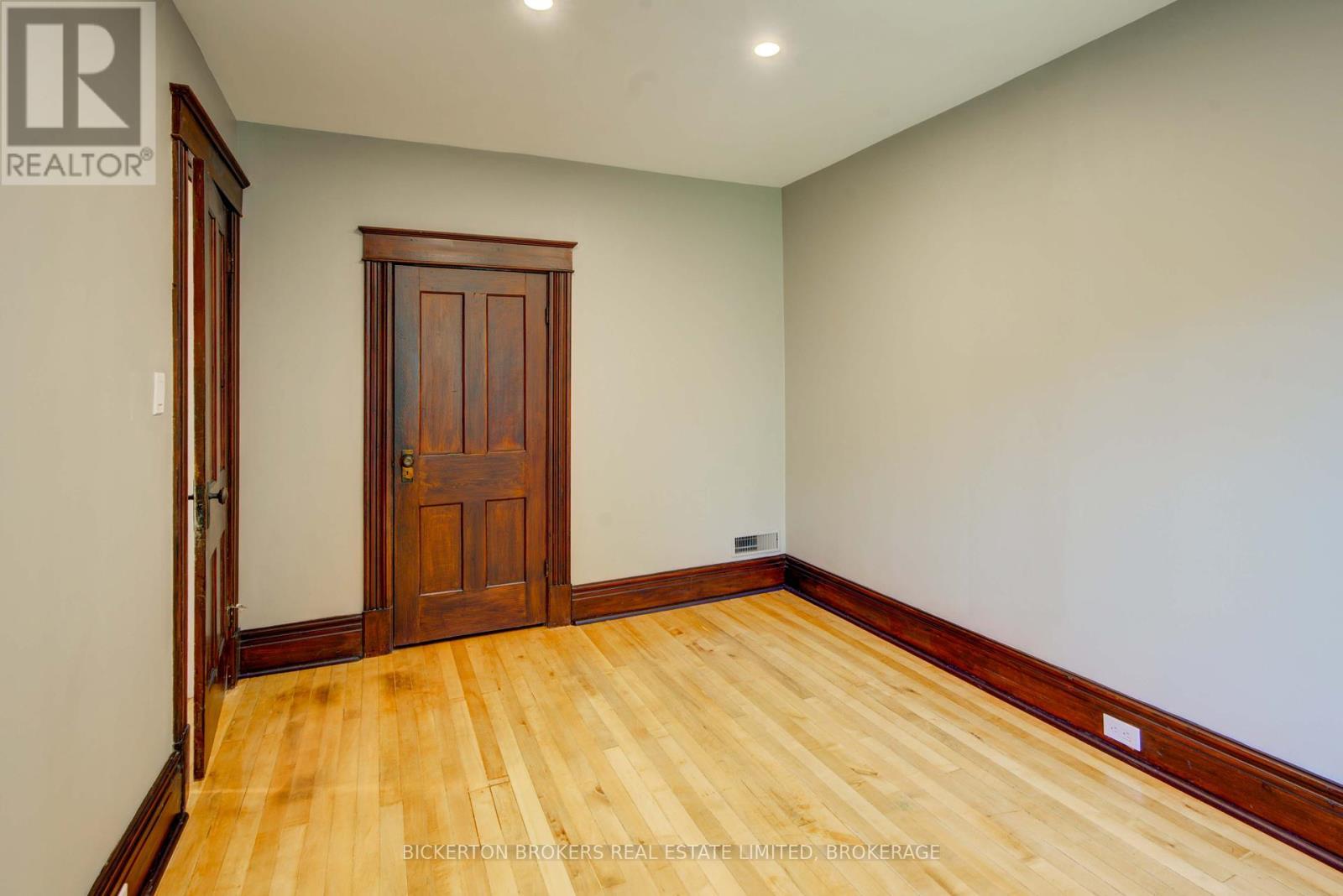 153 Main Street, Leeds And The Thousand Islands, ON - Indoor Photo Showing Other Room