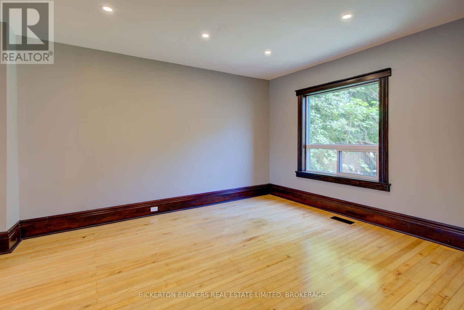 153 Main Street, Leeds And The Thousand Islands, ON - Indoor Photo Showing Other Room