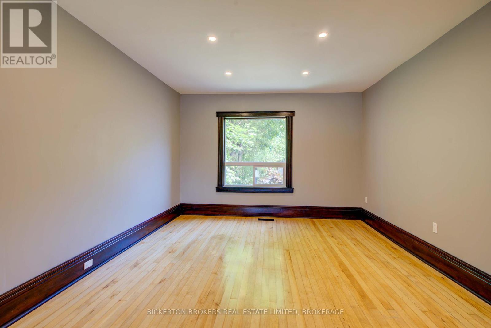 153 Main Street, Leeds And The Thousand Islands, ON - Indoor Photo Showing Other Room