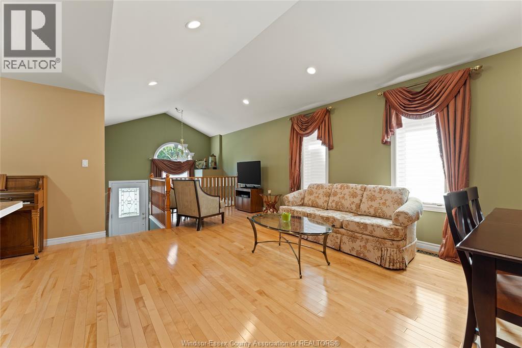 11255 Timber Bay Crescent, Windsor, ON - Indoor Photo Showing Other Room