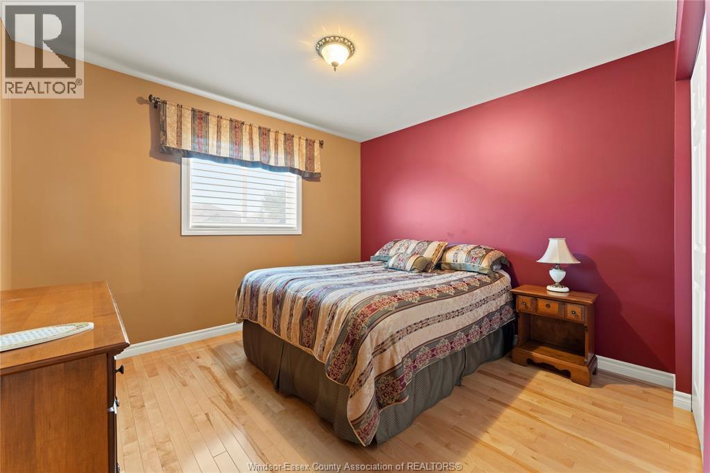 11255 Timber Bay Crescent, Windsor, ON - Indoor Photo Showing Bedroom