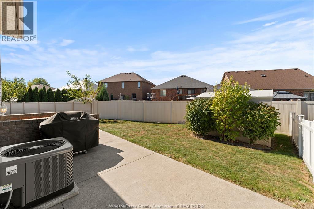 11255 Timber Bay Crescent, Windsor, ON - Outdoor