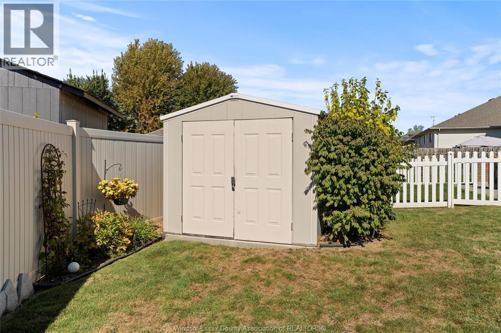 11255 Timber Bay Crescent, Windsor, ON - Outdoor