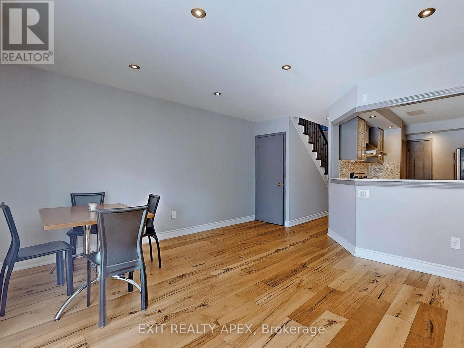 5552 Cortina Crescent, Mississauga, ON - Indoor