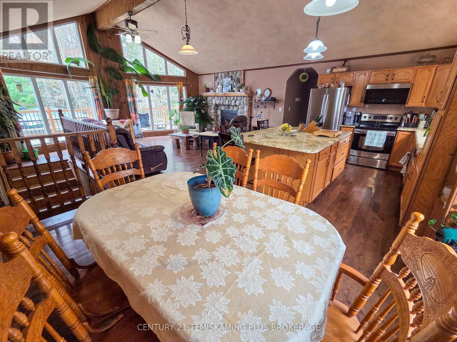 488011 Chamberlain 6 Road, Chamberlain, ON - Indoor Photo Showing Dining Room