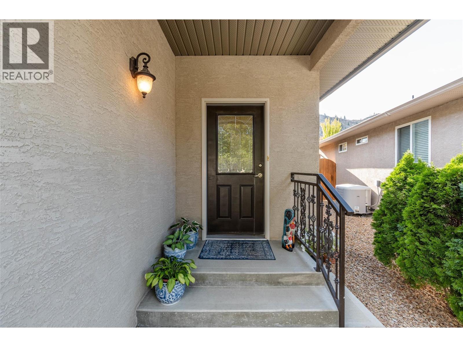 6676 Oxbow Crescent, Oliver, BC - Outdoor With Exterior