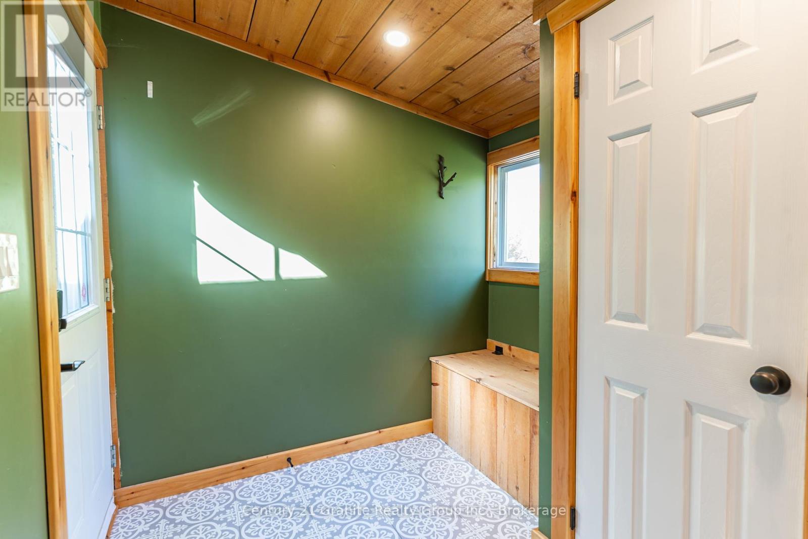 1297 Hamilton Road, Minden Hills (Snowdon), ON - Indoor Photo Showing Other Room