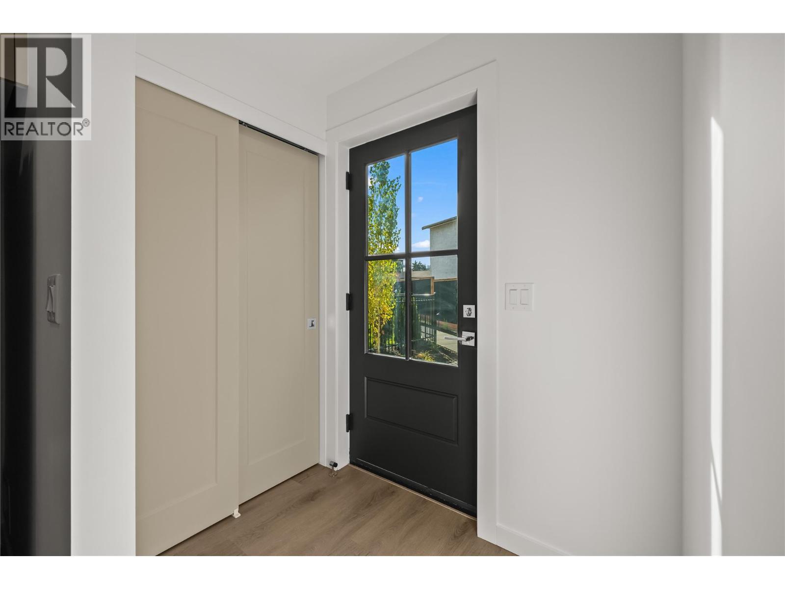 Foyer - 2957 Conlin Court Unit# 1, Kelowna, BC - Indoor Photo Showing Other Room