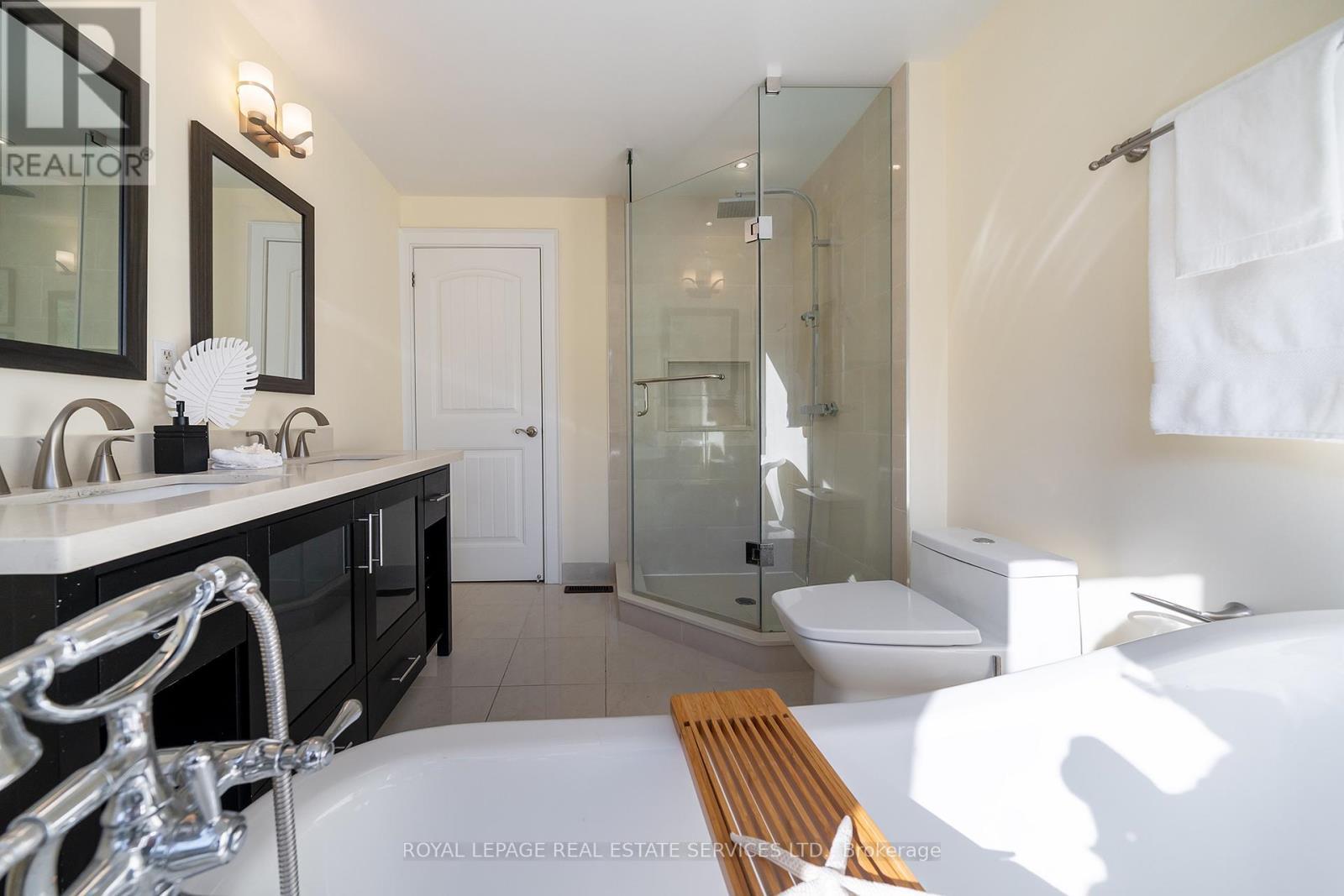 3278 Credit Heights Drive, Mississauga, ON - Indoor Photo Showing Bathroom