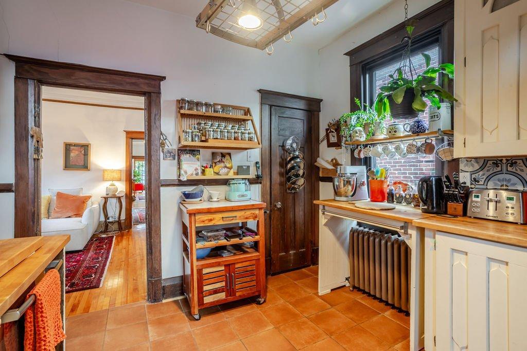 - 2374 Av. De Hampton, Montréal (Côte-Des-Neiges/Notre-Dame-De-Grâce), QC - Indoor