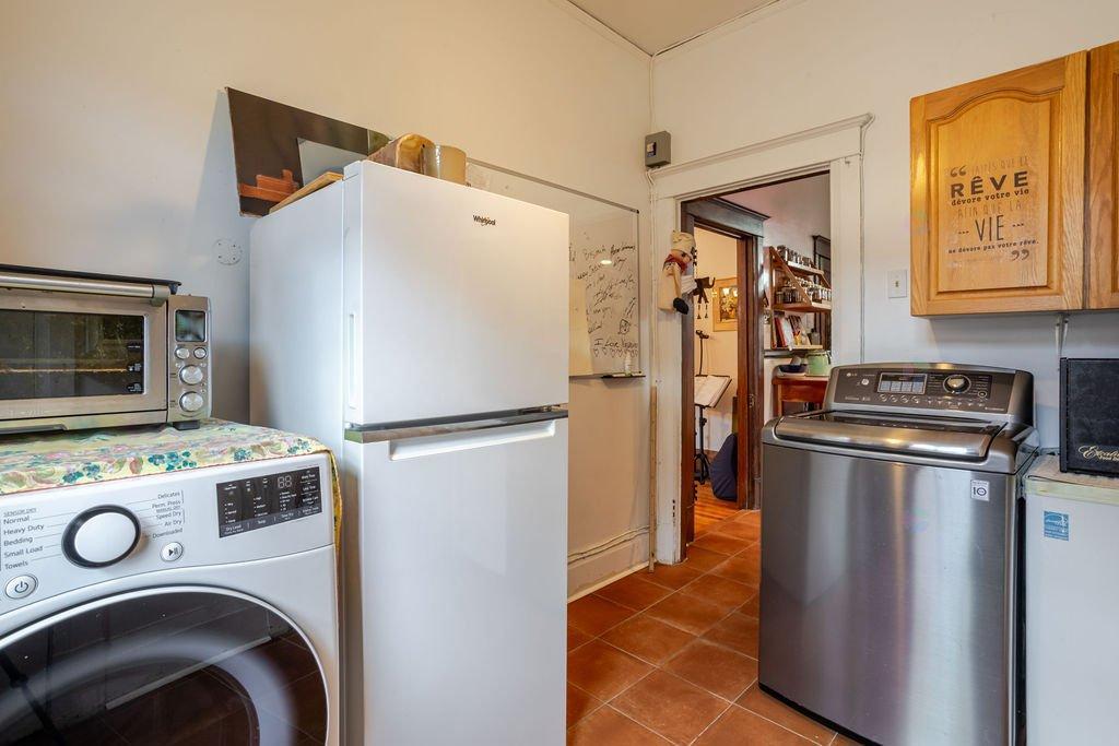 - 2374 Av. De Hampton, Montréal (Côte-Des-Neiges/Notre-Dame-De-Grâce), QC - Indoor Photo Showing Laundry Room