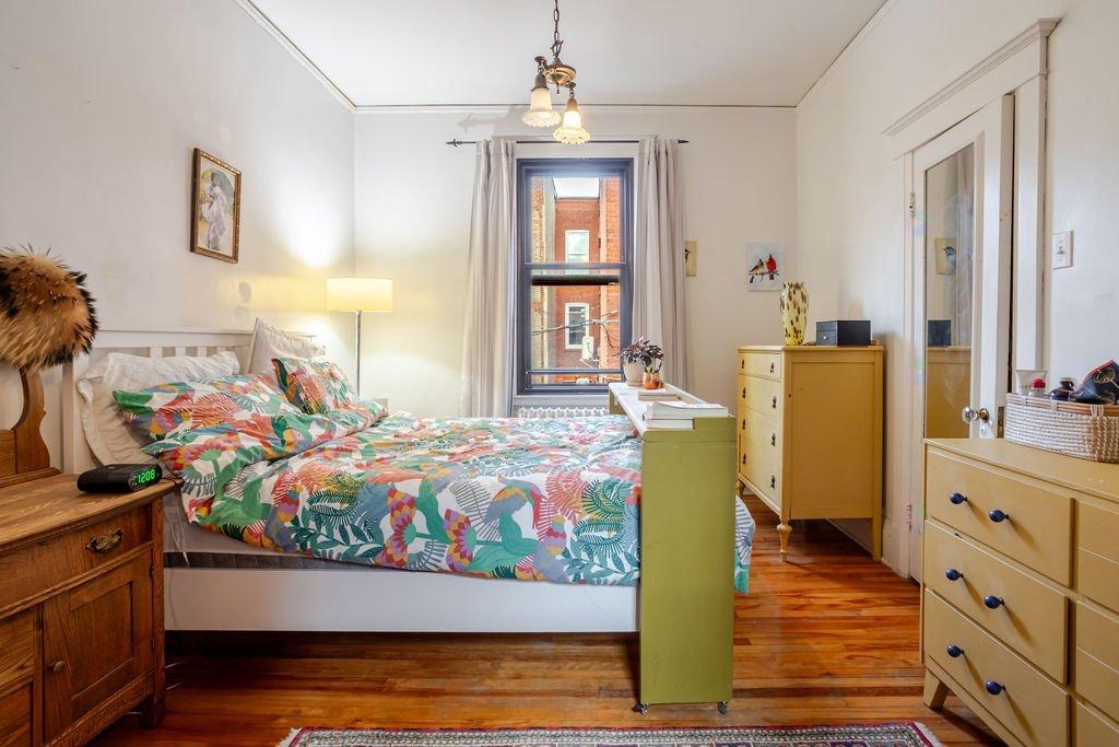 - 2374 Av. De Hampton, Montréal (Côte-Des-Neiges/Notre-Dame-De-Grâce), QC - Indoor Photo Showing Bedroom