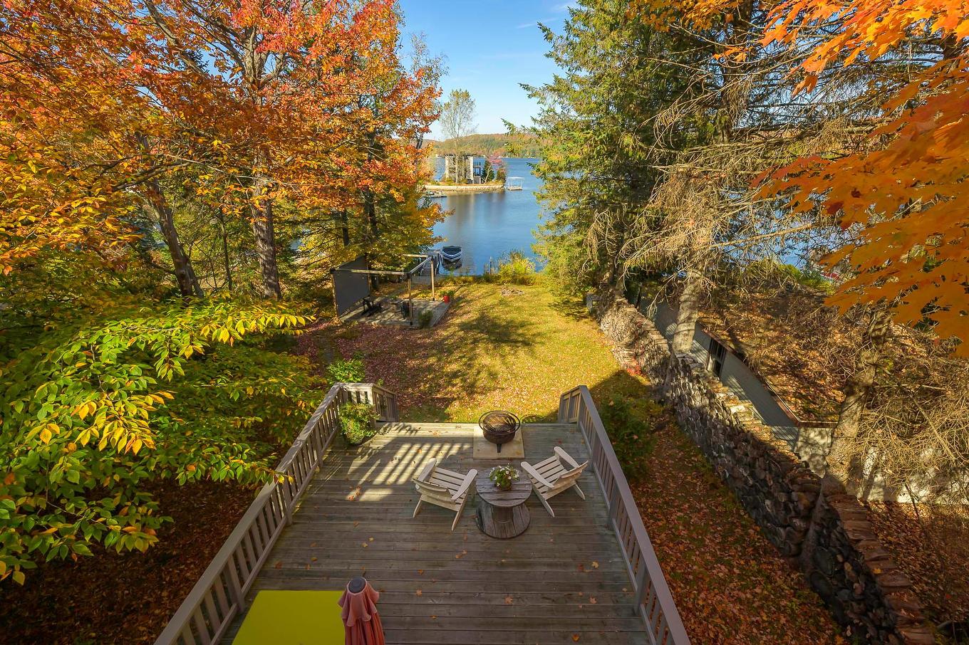 Terrasse - 1209 Ch. Du Lac-Connelly, Saint-Hippolyte, QC - Outdoor With Body Of Water With View