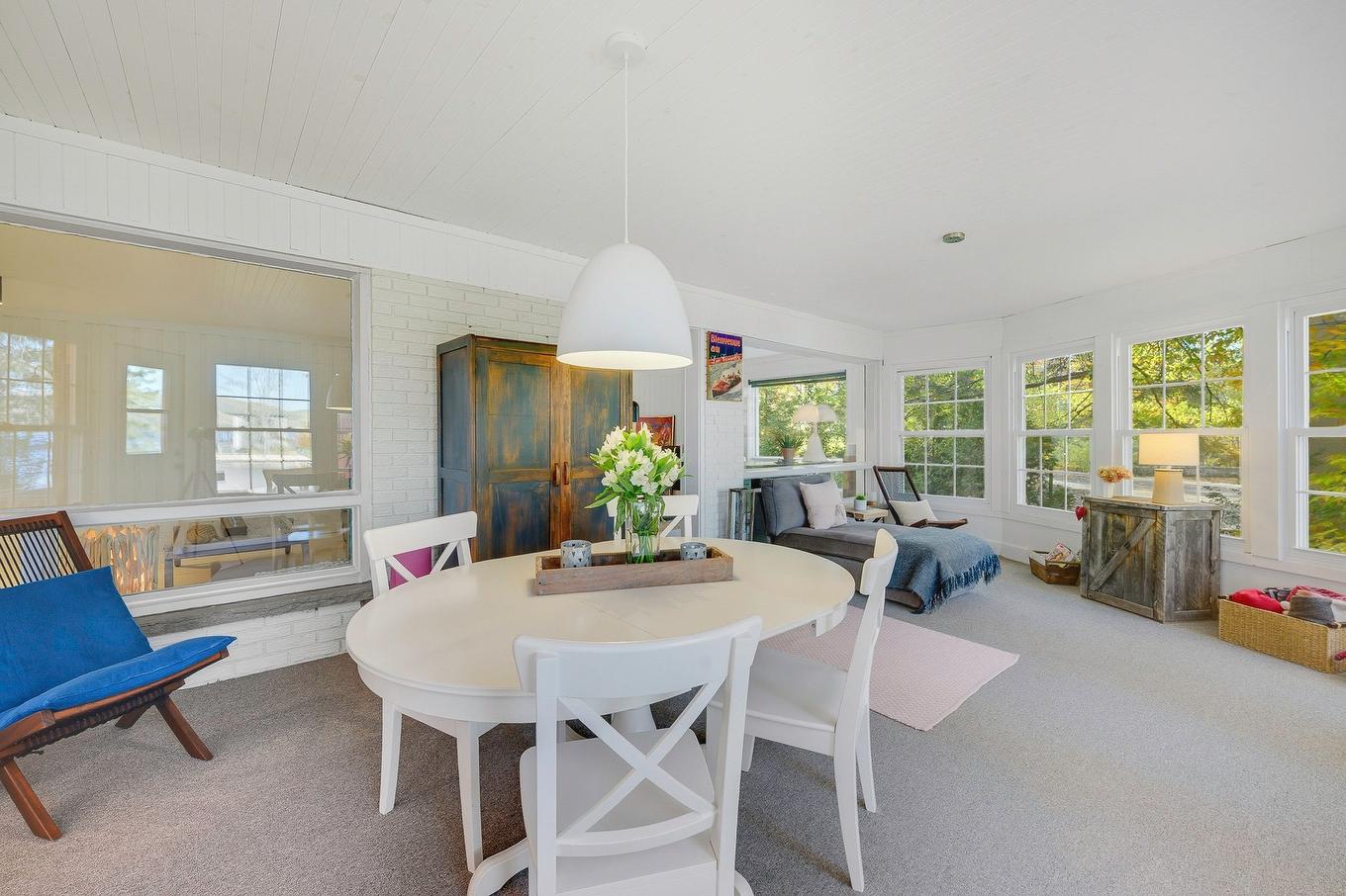 Véranda - 1209 Ch. Du Lac-Connelly, Saint-Hippolyte, QC - Indoor Photo Showing Dining Room