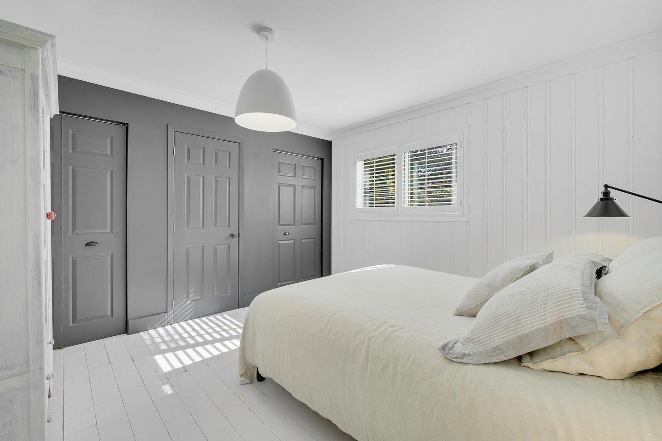 Chambre à coucher - 1209 Ch. Du Lac-Connelly, Saint-Hippolyte, QC - Indoor Photo Showing Bedroom