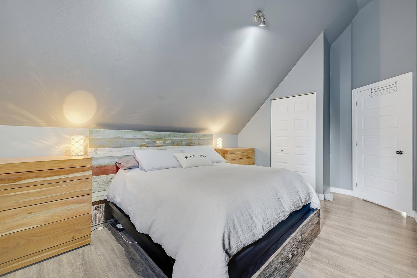 Chambre à coucher principale - 1209 Ch. Du Lac-Connelly, Saint-Hippolyte, QC - Indoor Photo Showing Bedroom