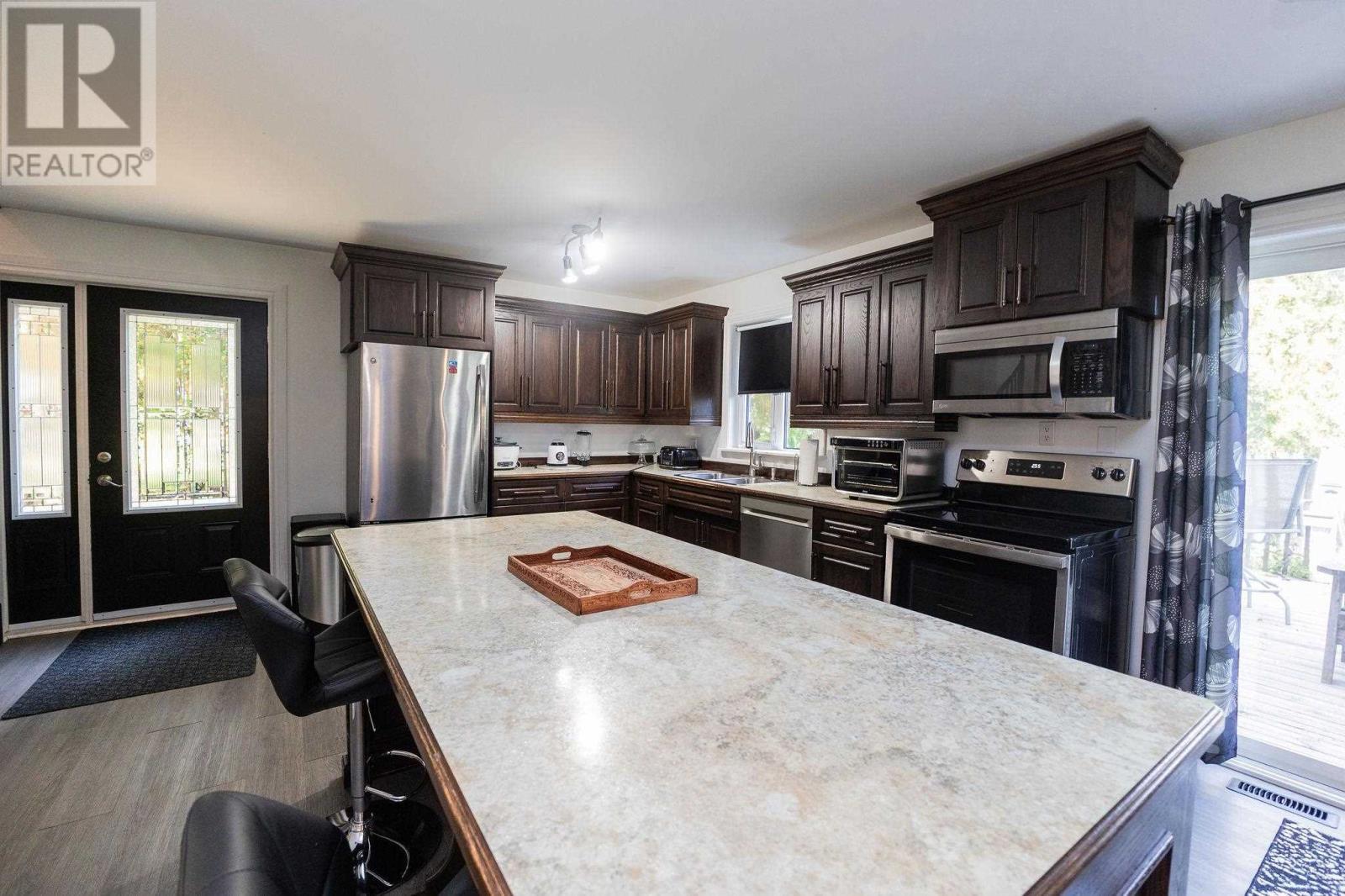 3882 Hamilton Dr, Hilton, ON - Indoor Photo Showing Kitchen