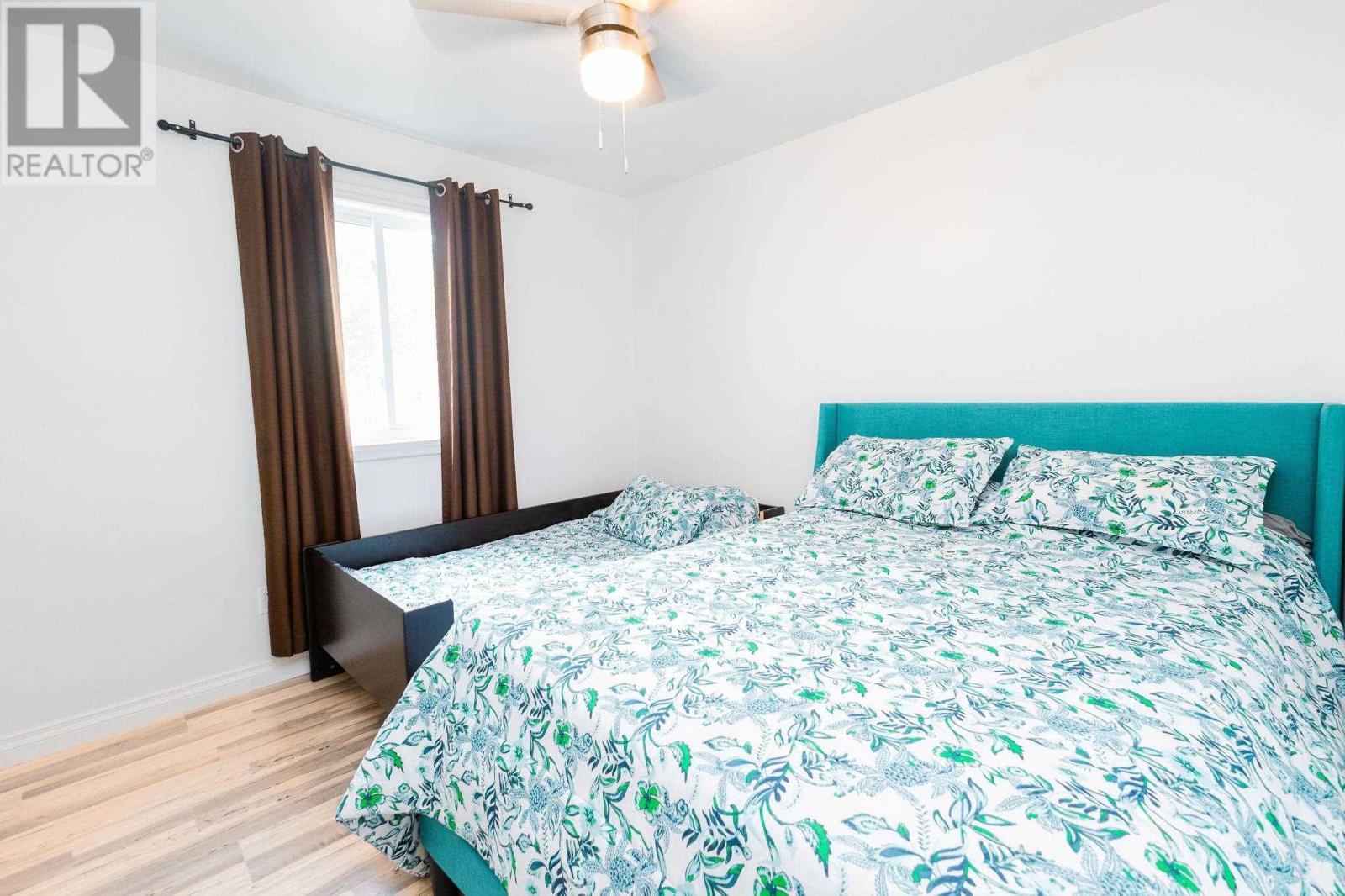 3882 Hamilton Dr, Hilton, ON - Indoor Photo Showing Bedroom