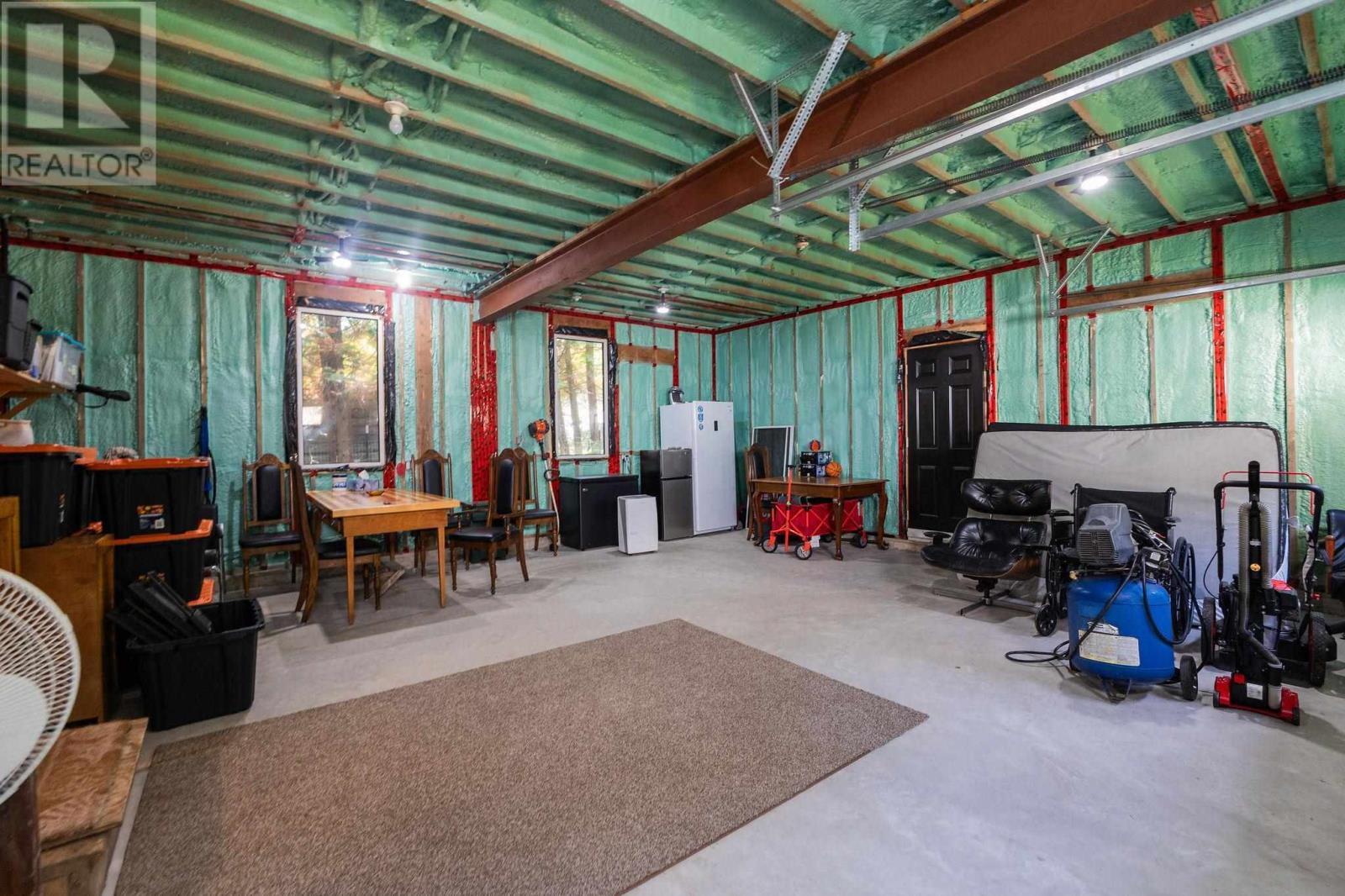 3882 Hamilton Dr, Hilton, ON - Indoor