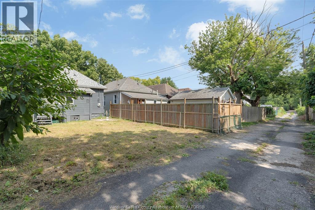 505 Mckay, Windsor, ON - Outdoor
