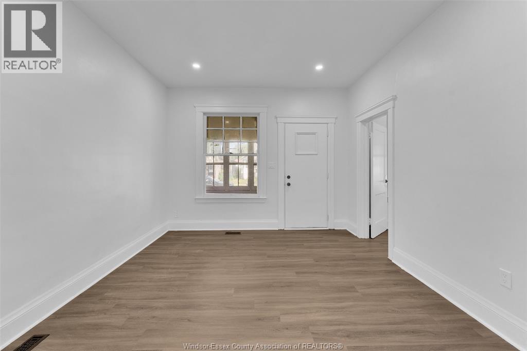 505 Mckay, Windsor, ON - Indoor Photo Showing Other Room