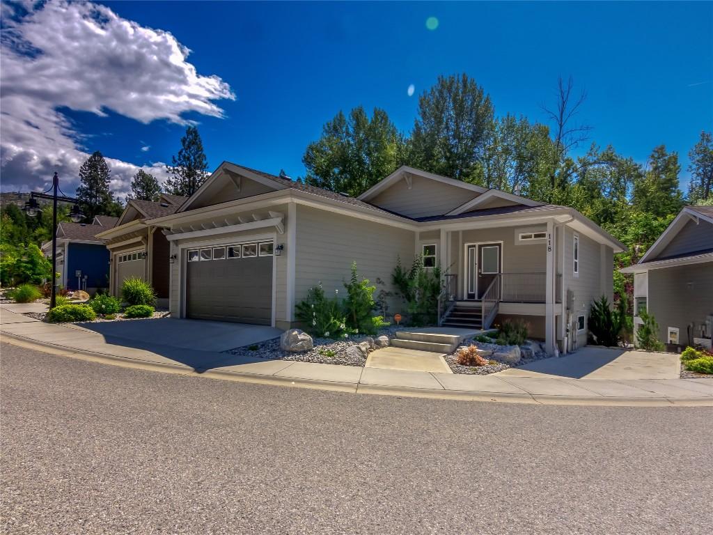 118-1675 Penticton Avenue, Penticton, BC - Outdoor