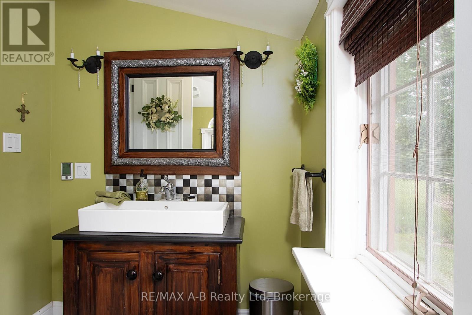 12096 Gale Road, North Middlesex (Carlisle), ON - Indoor Photo Showing Other Room