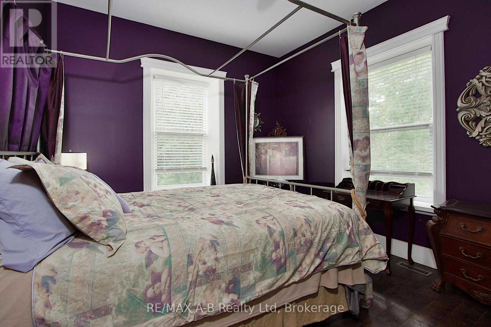 12096 Gale Road, North Middlesex (Carlisle), ON - Indoor Photo Showing Bedroom