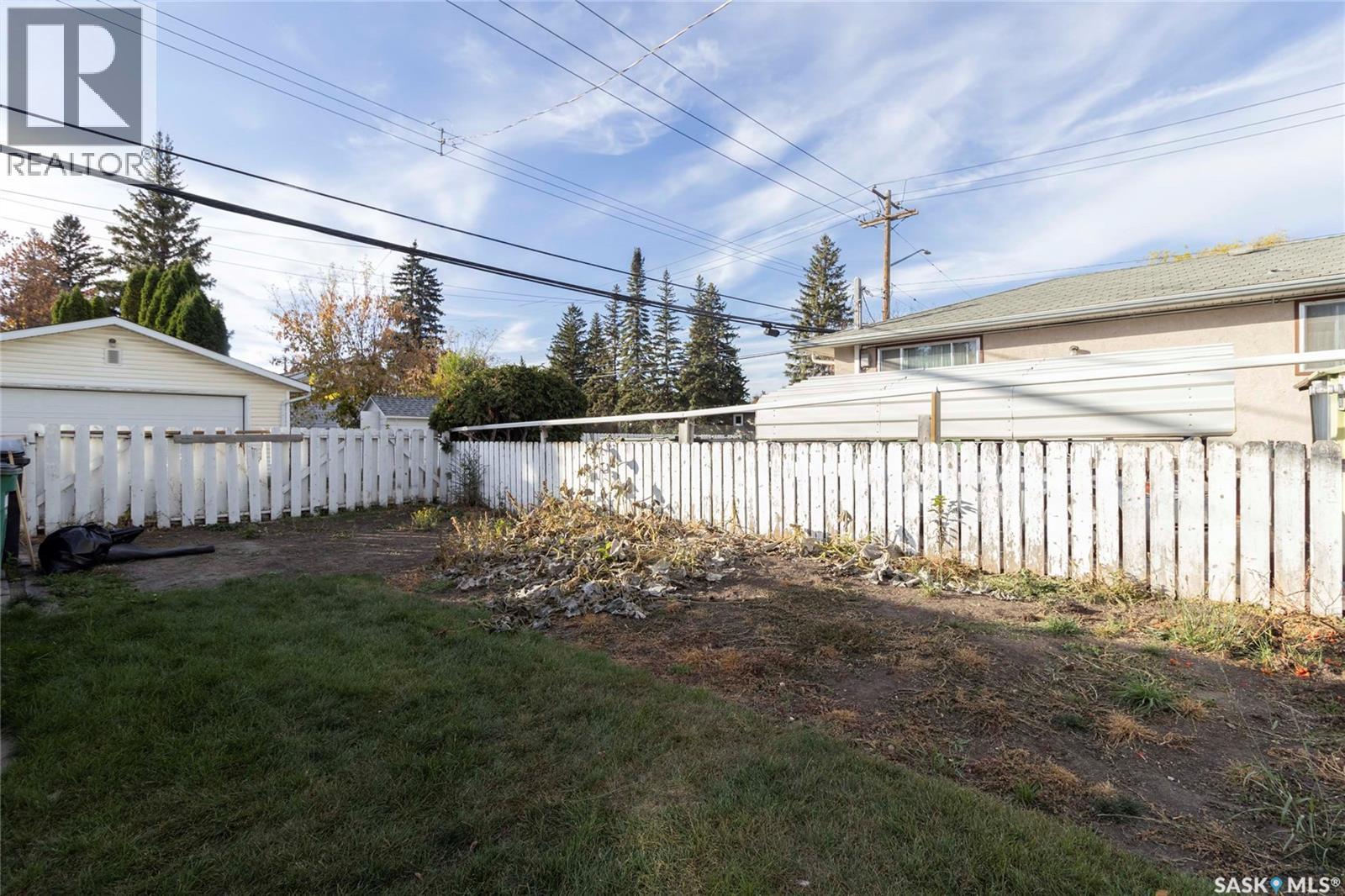 2406 Cairns Avenue, Saskatoon, SK - Outdoor