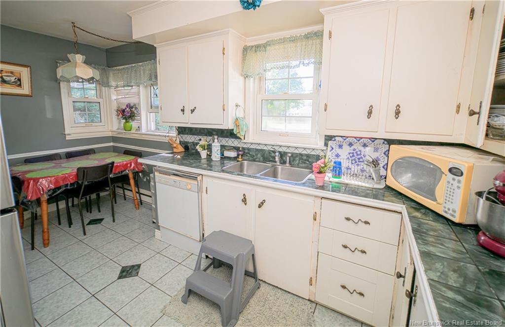 26 Hachey Ave, Fredericton, NB