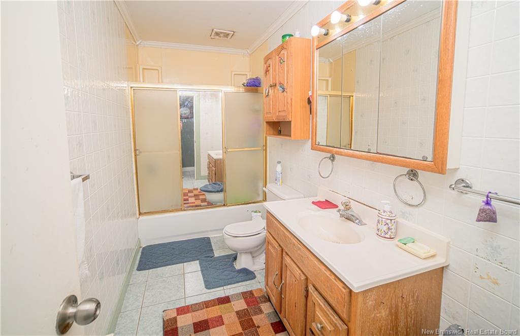26 Hachey Ave, Fredericton, NB