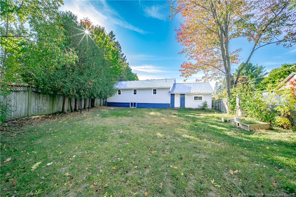 26 Hachey Ave, Fredericton, NB