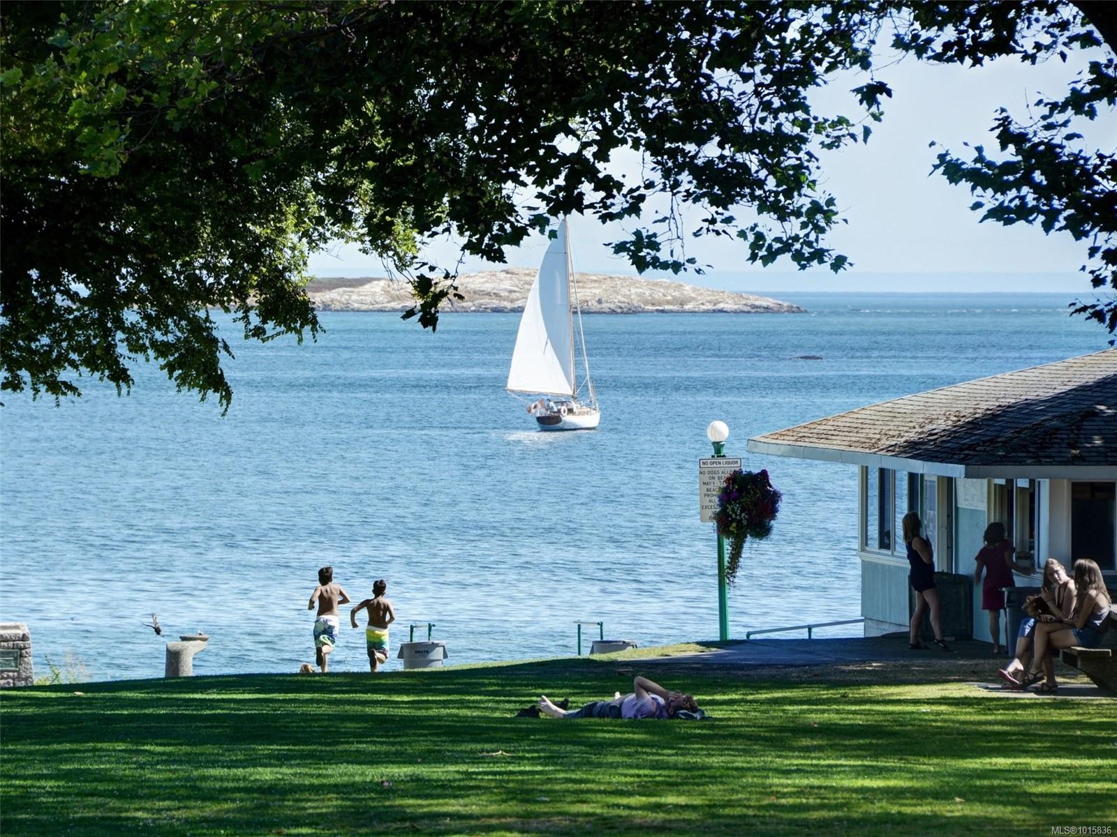 2162 Brighton Ave, Oak Bay, BC