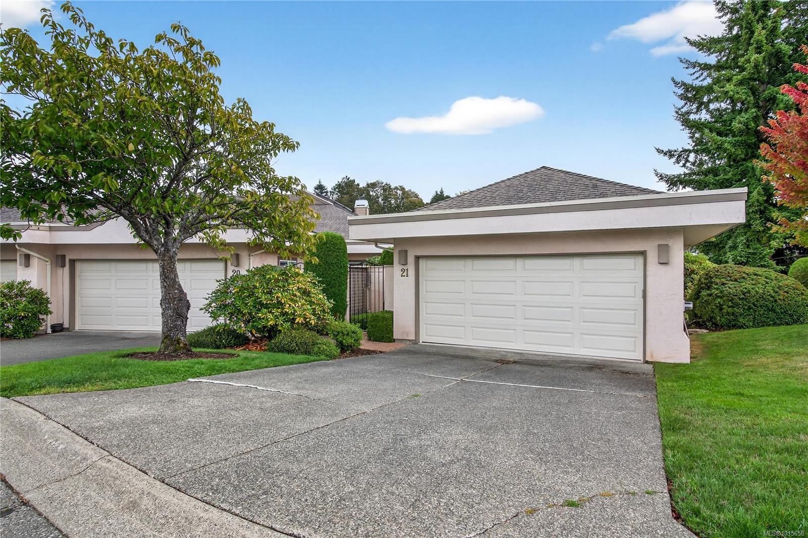 21-4318 Emily Carr Dr, Saanich, BC