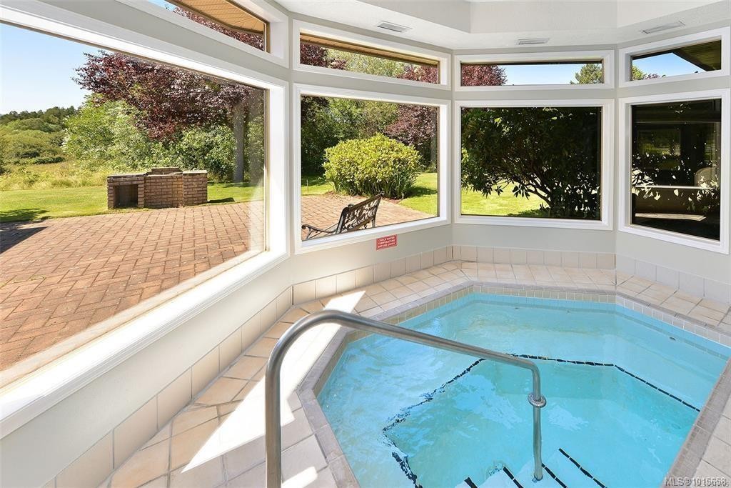 21-4318 Emily Carr Dr, Saanich, BC