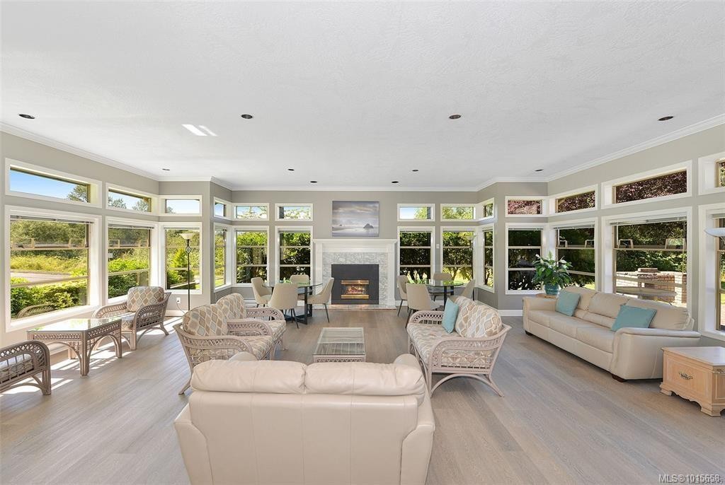 21-4318 Emily Carr Dr, Saanich, BC