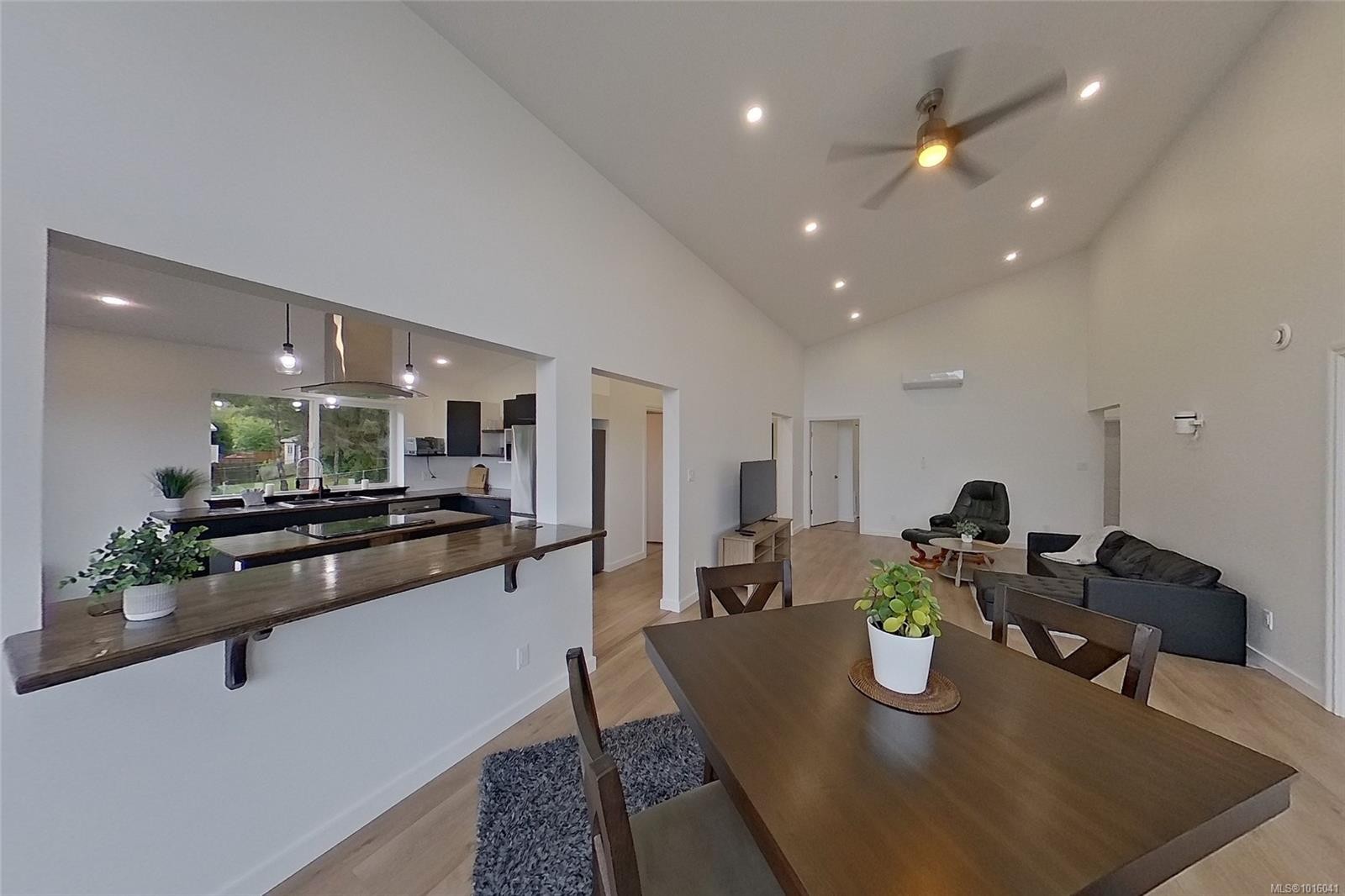 2087 Pioneer Hill Dr, Port Mcneill, BC