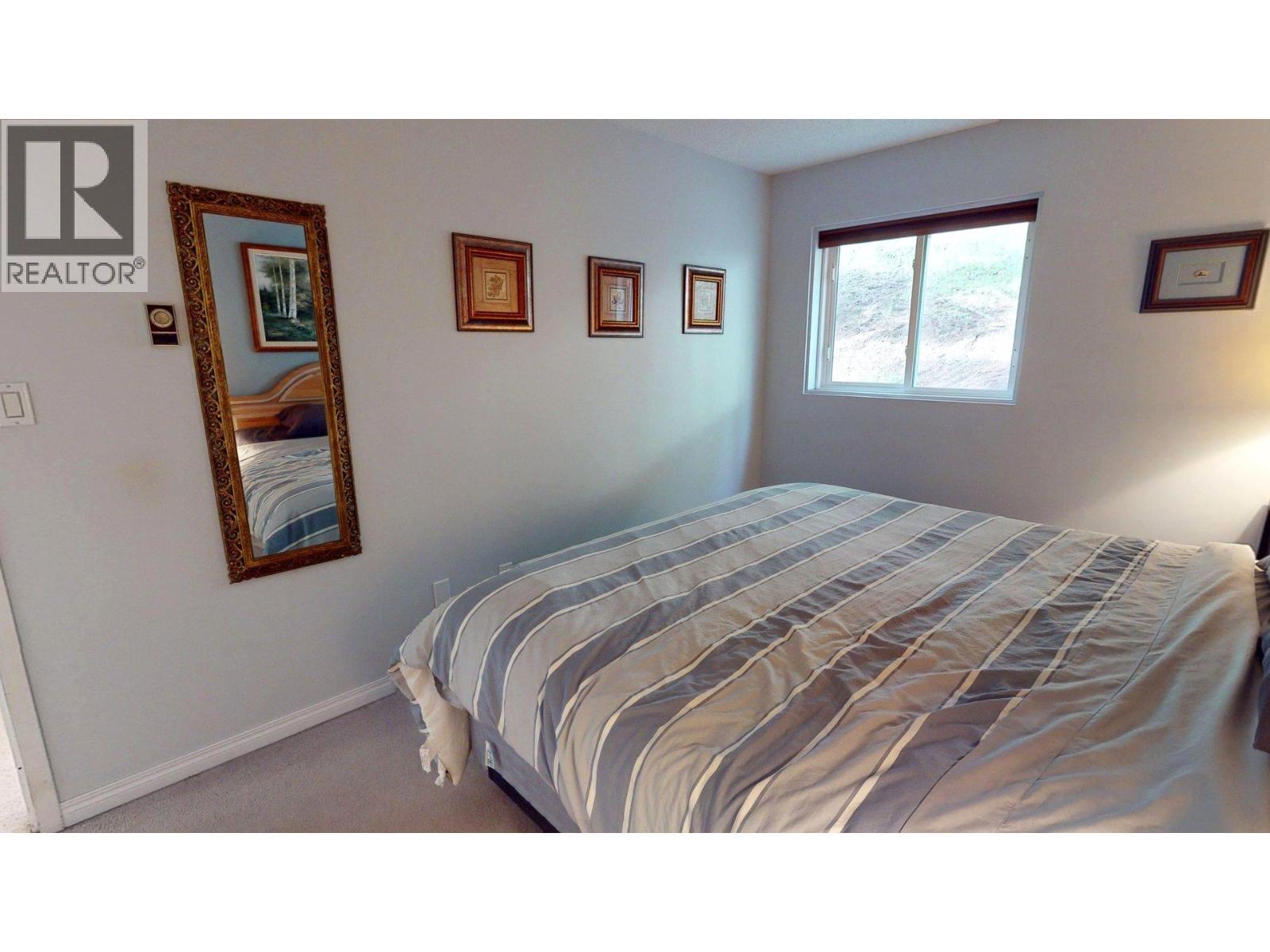 1335 Alpine Drive Unit# 202B, Elkford, BC - Indoor Photo Showing Bedroom