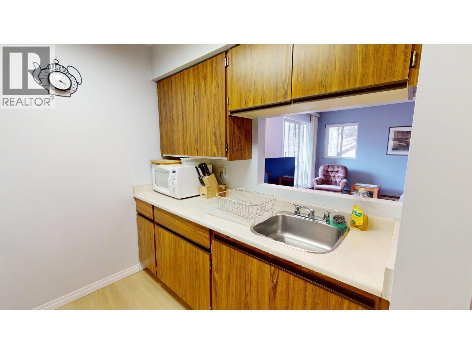 1335 Alpine Drive Unit# 202B, Elkford, BC - Indoor Photo Showing Kitchen