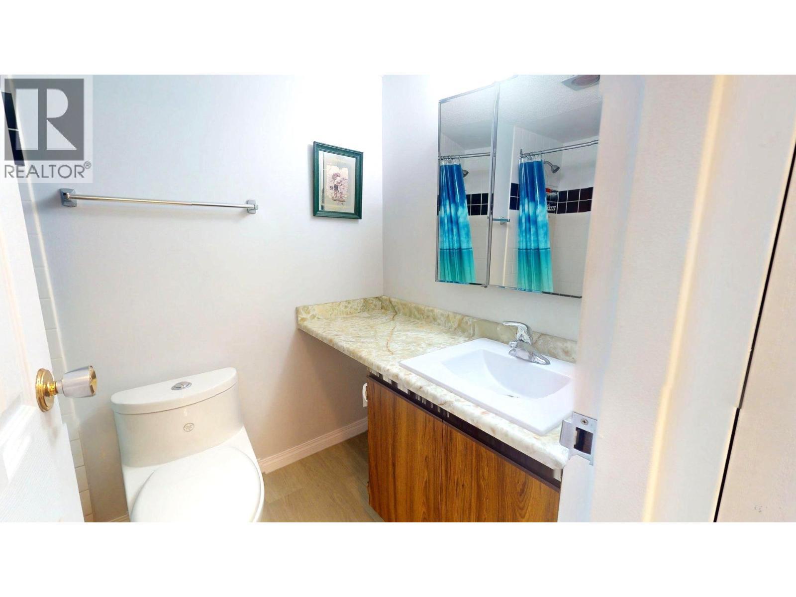 1335 Alpine Drive Unit# 202B, Elkford, BC - Indoor Photo Showing Bathroom