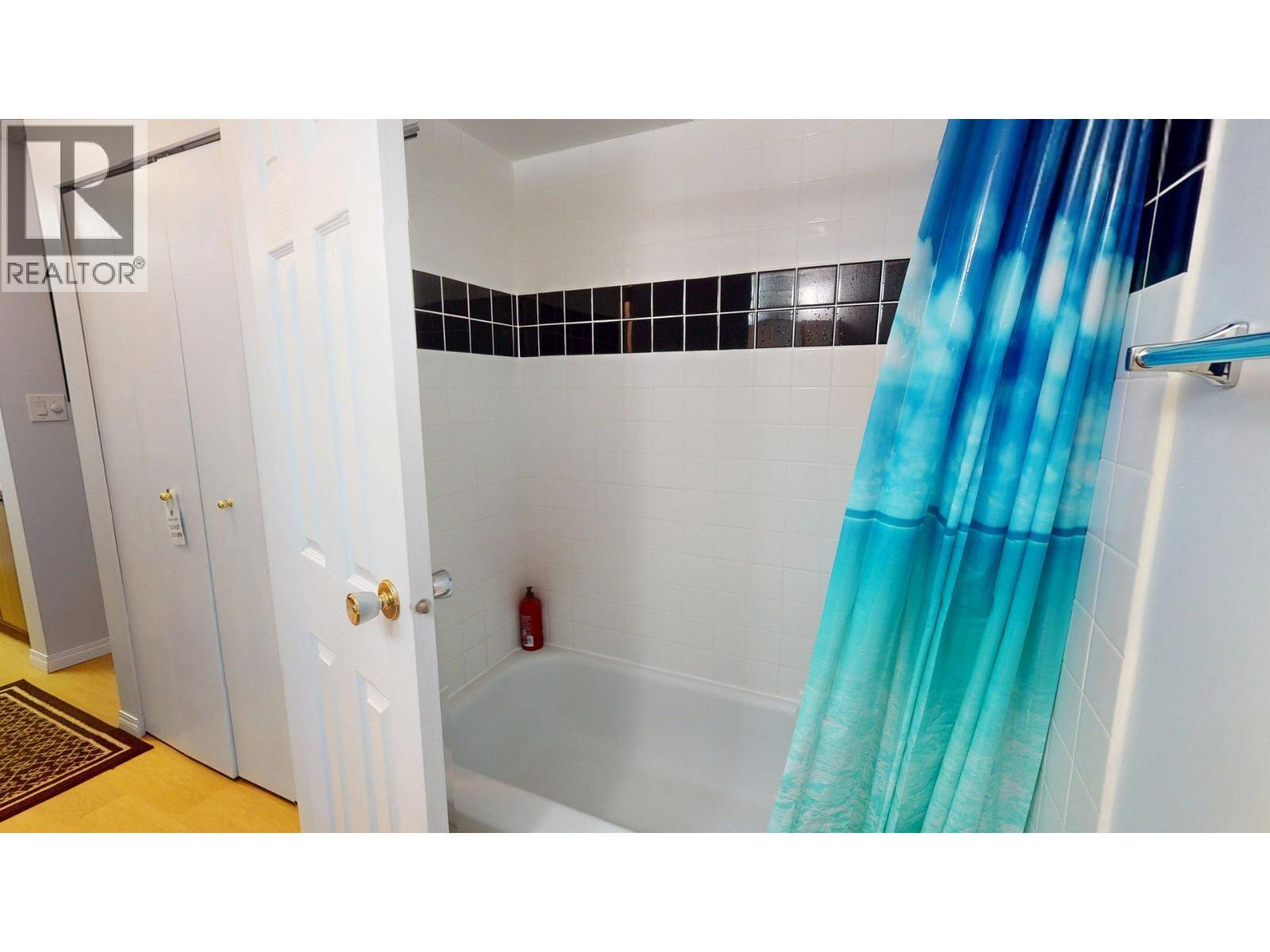 1335 Alpine Drive Unit# 202B, Elkford, BC - Indoor Photo Showing Bathroom