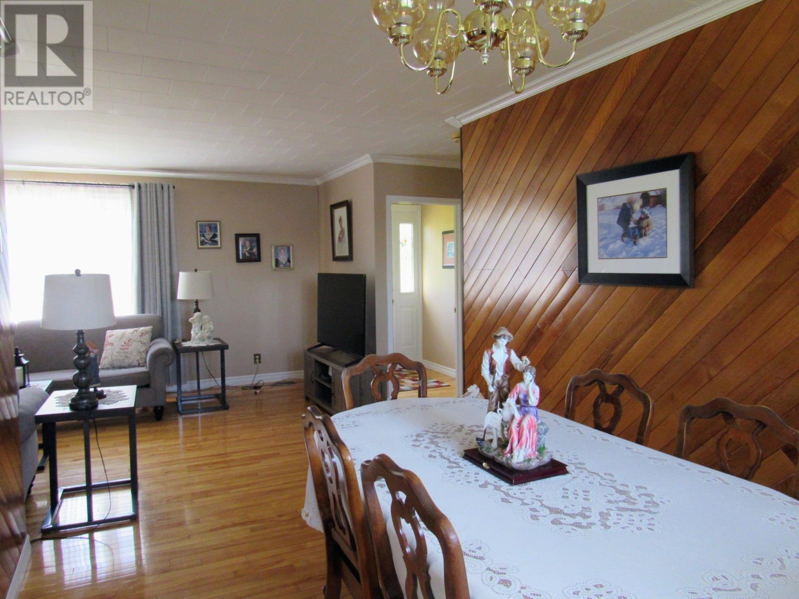 31 Hillcrest Road, Corner Brook, NL - Indoor Photo Showing Dining Room