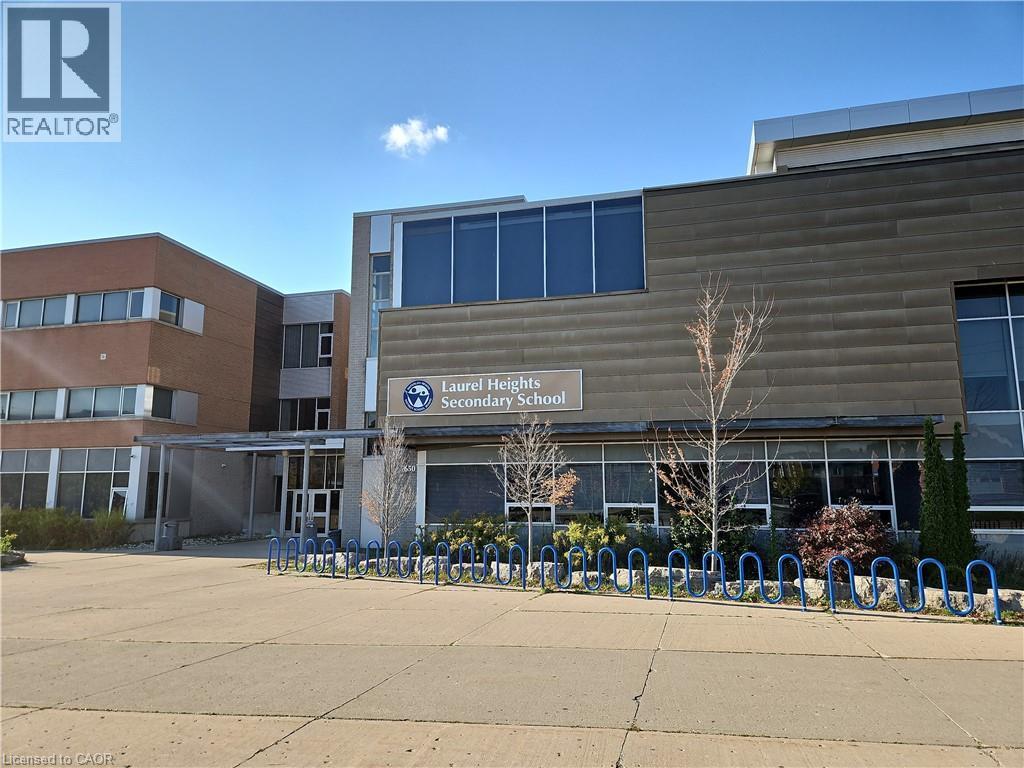 View of building exterior - 501 Blue Beech Boulevard Unit# B, Waterloo, ON - Outdoor