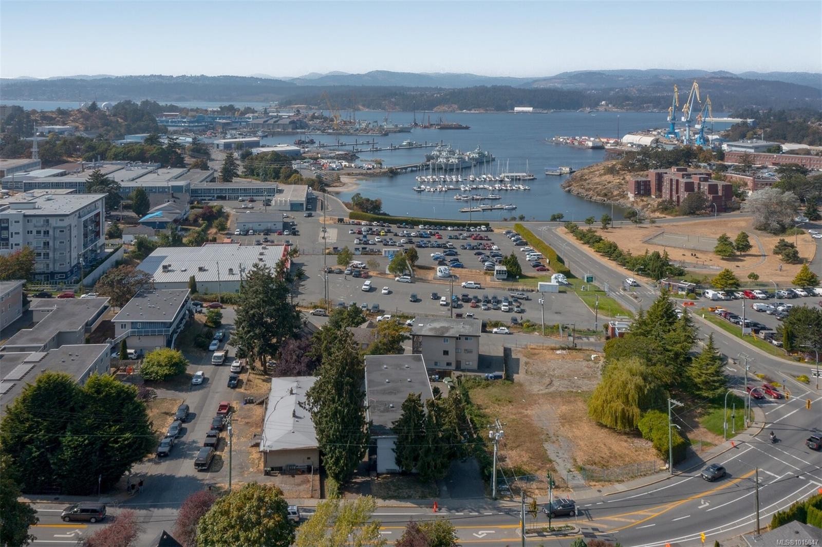 656 Admirals Rd, Esquimalt, BC