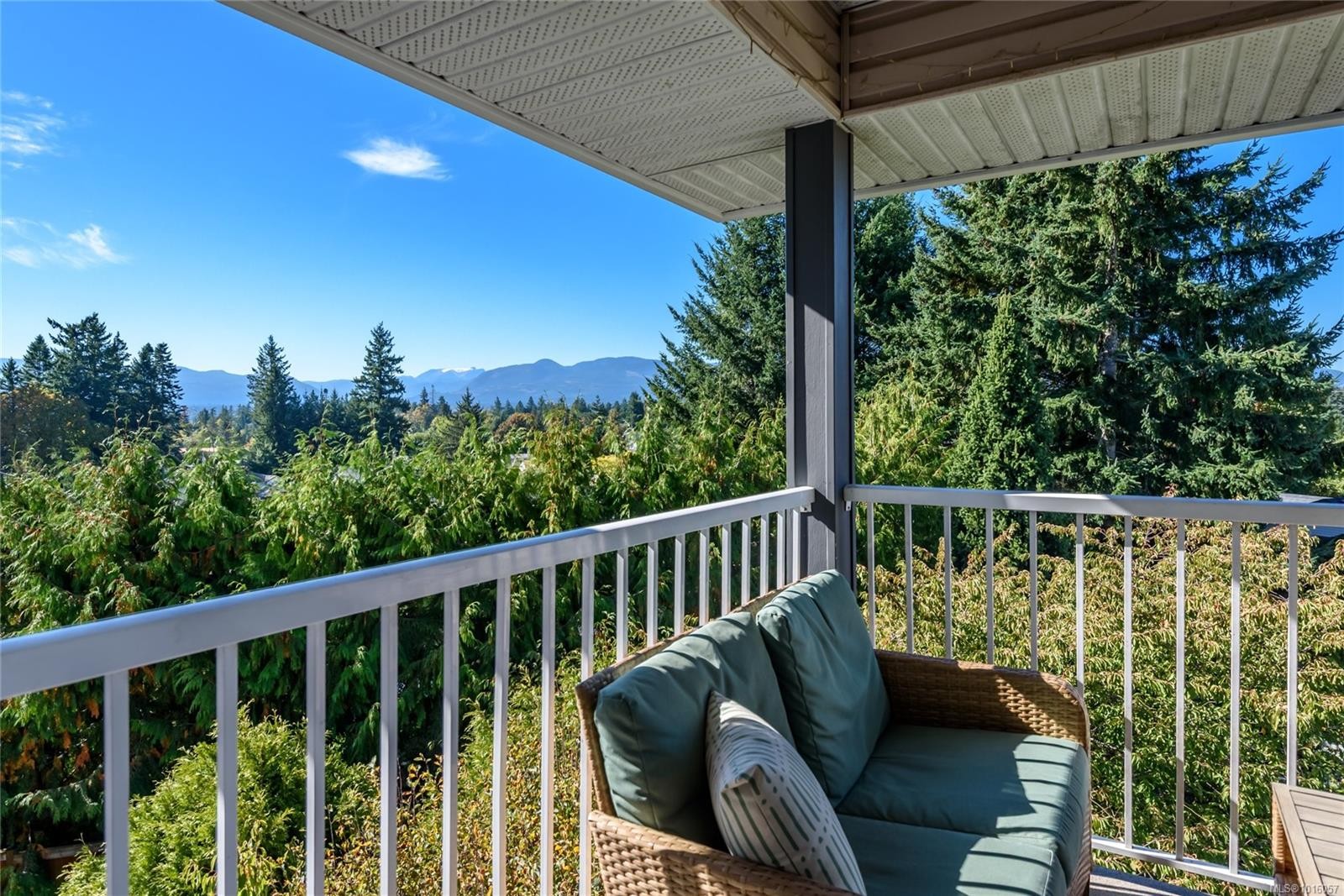 304-4685 Alderwood Pl, Courtenay, BC - Outdoor With Exterior