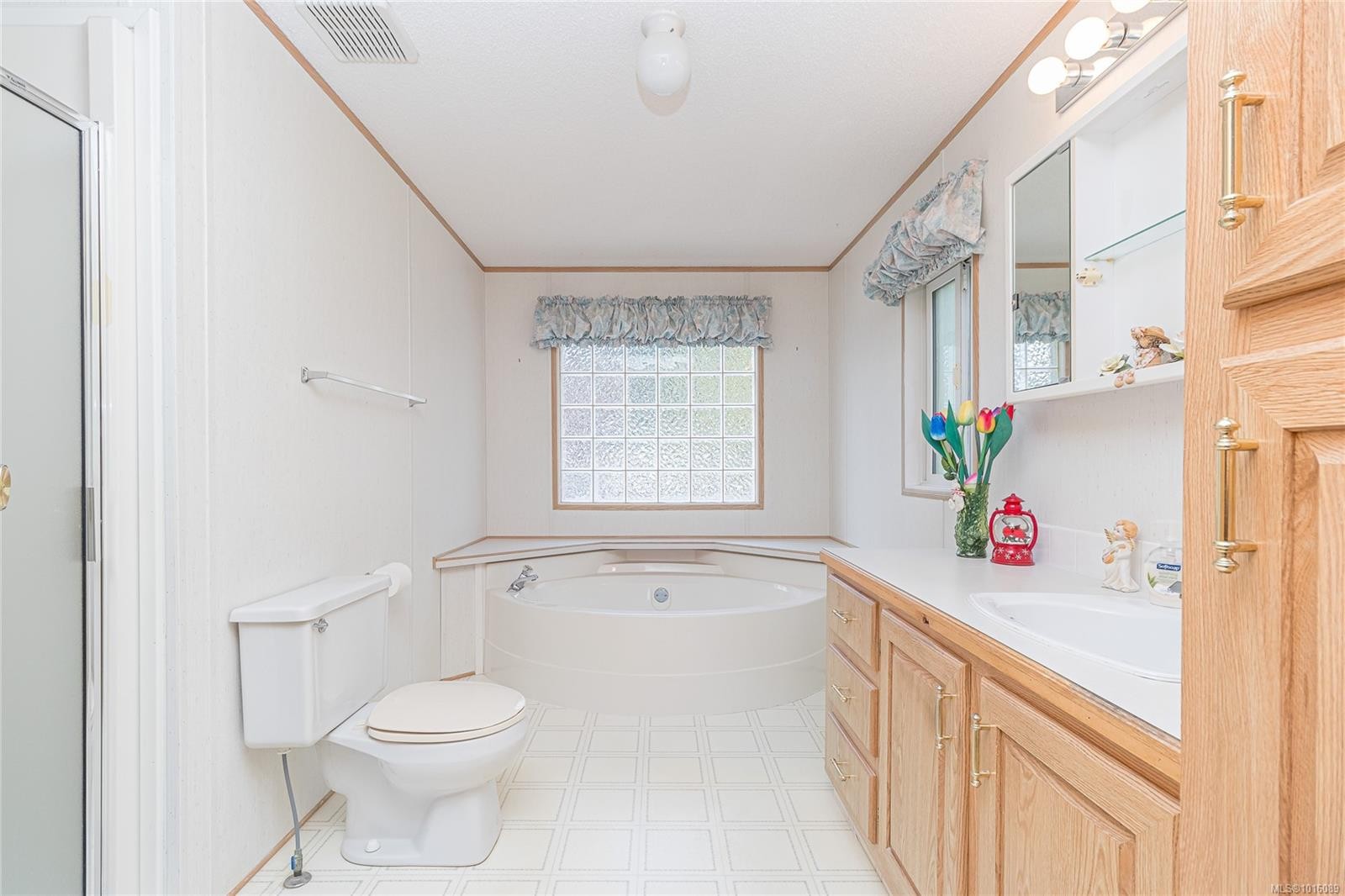 2574 Heron Way, Central Saanich, BC