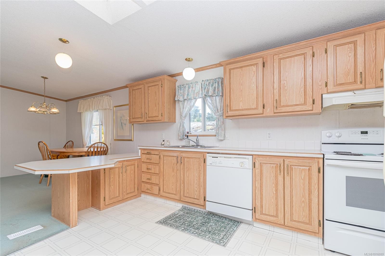 2574 Heron Way, Central Saanich, BC