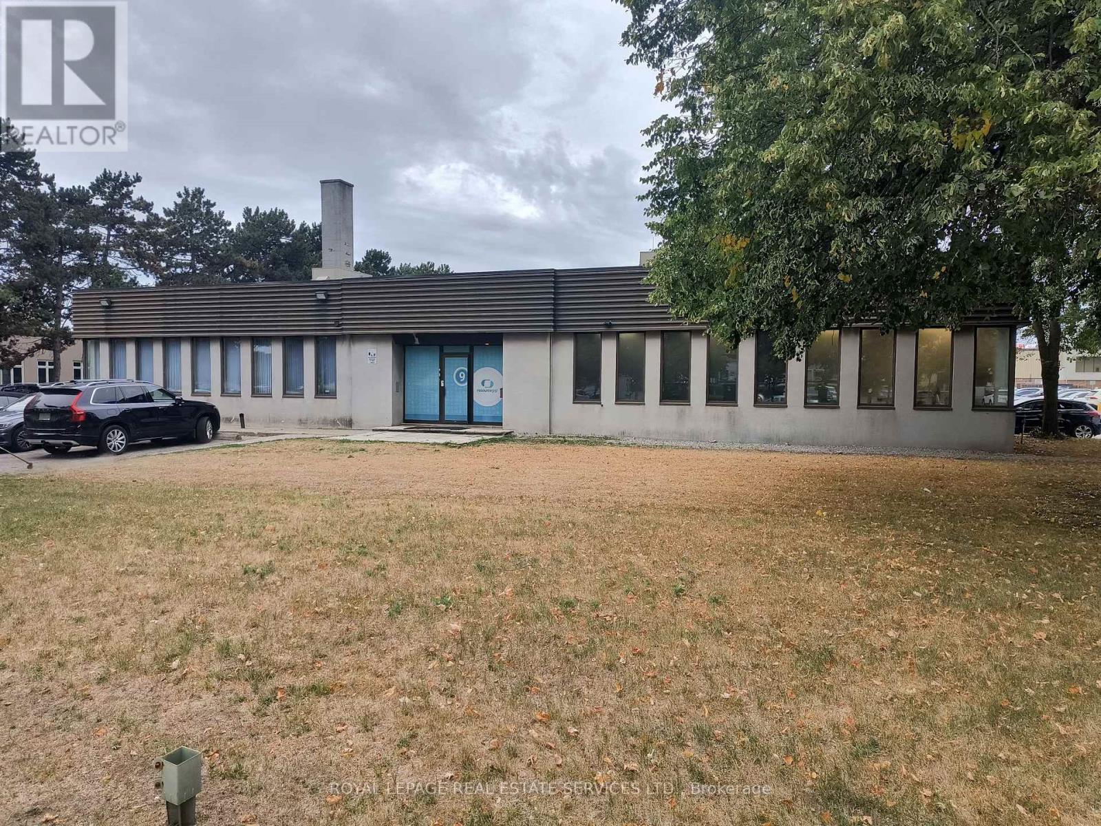 3 - 12 Upjohn Road, Toronto, ON