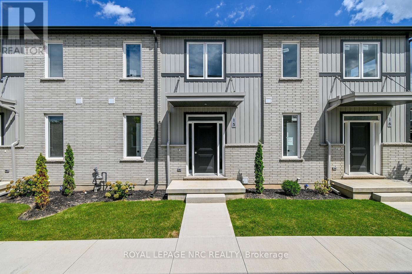 15 - 121A Moffatt Street, St. Catharines (Oakdale), ON - Outdoor With Facade
